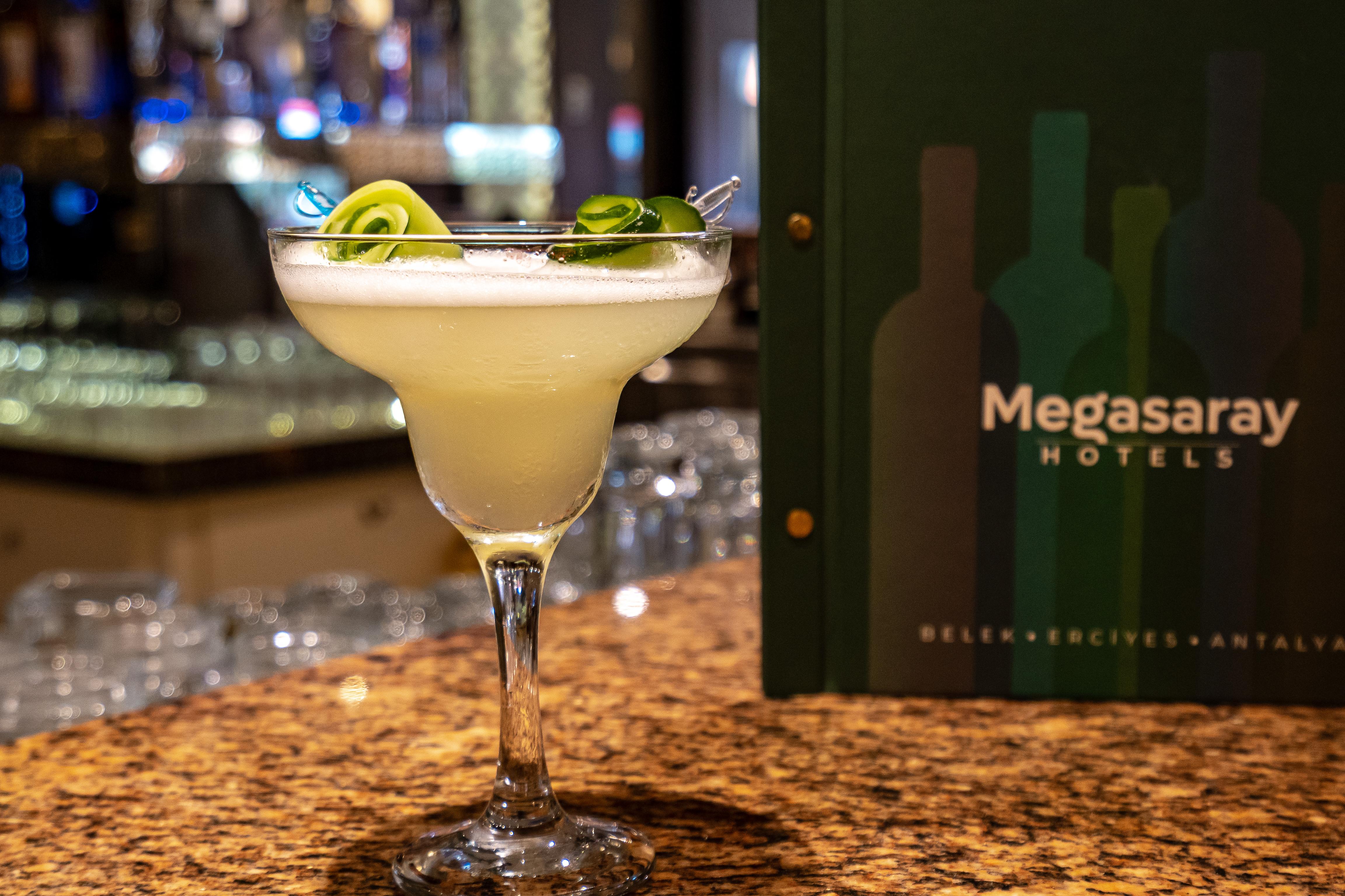 Megasaray Westbeach Antalya Exterior foto A Kiwi Sour