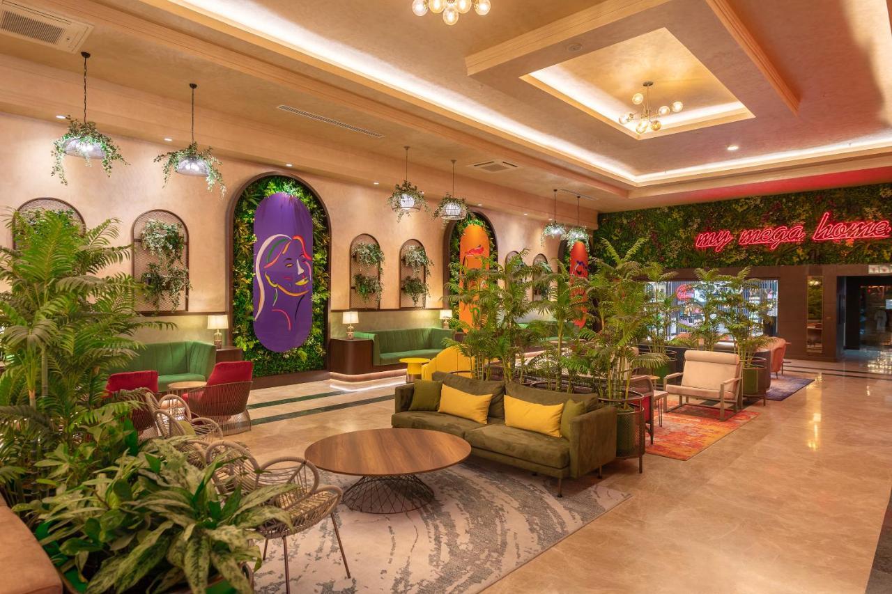 Megasaray Westbeach Antalya Exterior foto The lobby of the hotel