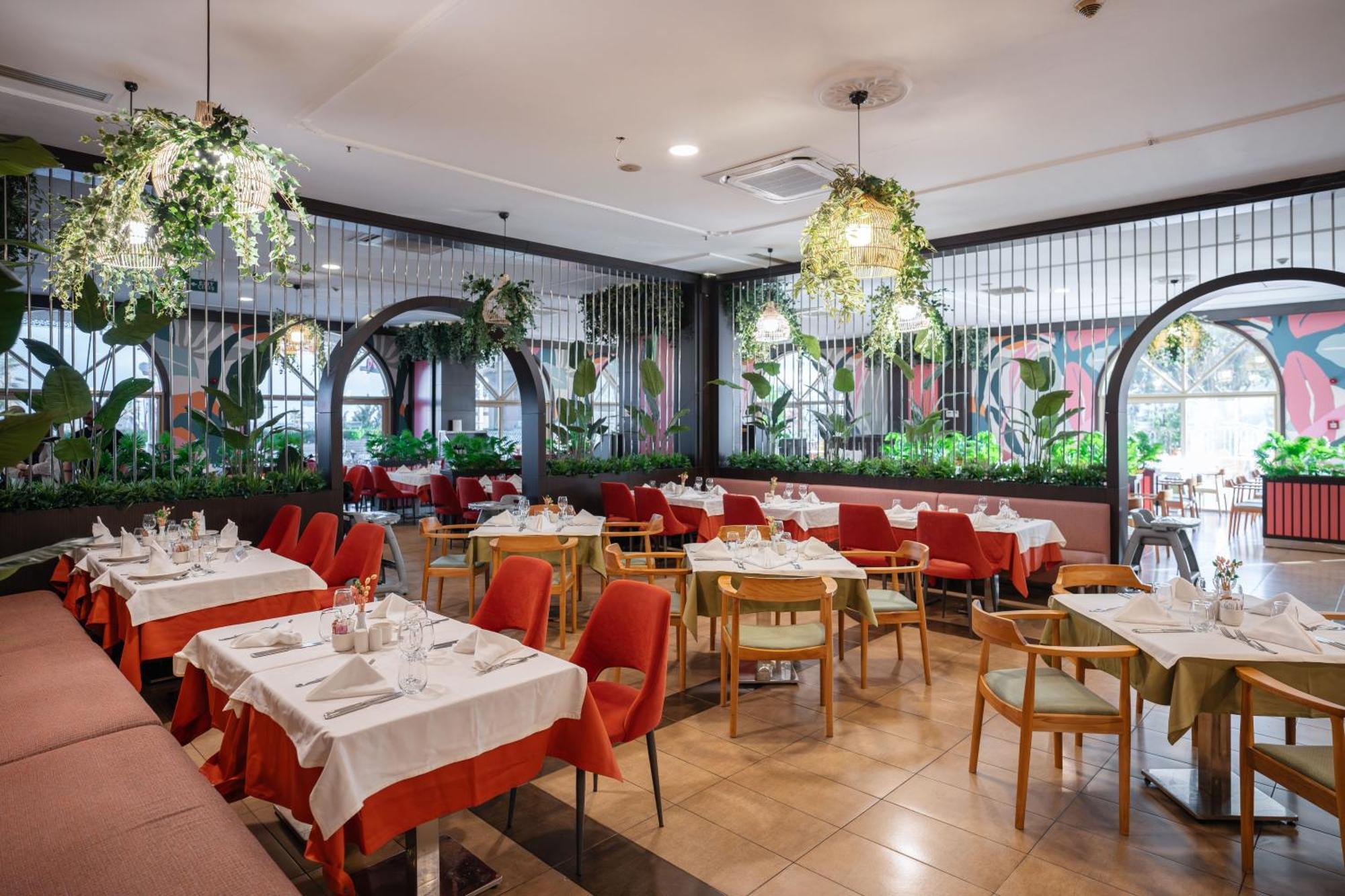 Megasaray Westbeach Antalya Exterior foto Restaurant interior